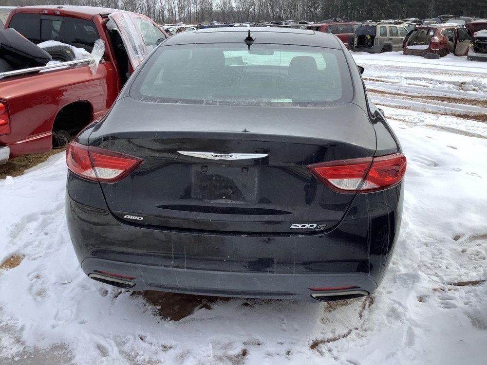 200 2015 Glove Box 4946589