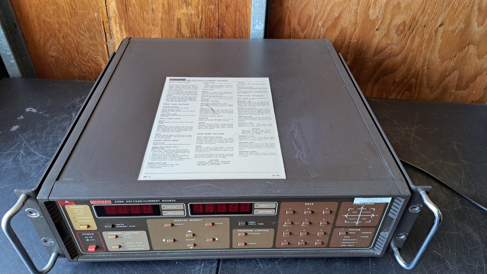 Keithley 228A Voltage / Current Source (SN/404740)