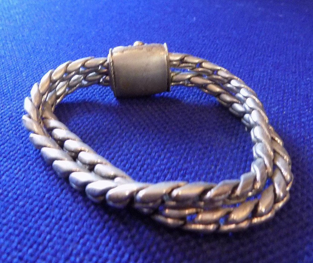 Vintage silvertone braided two strand bracelet(54)
