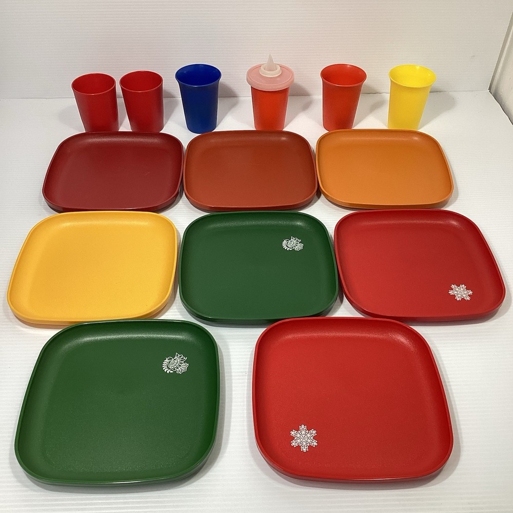 Tupperware Set Of 8 Plates 8” & 6 Cups