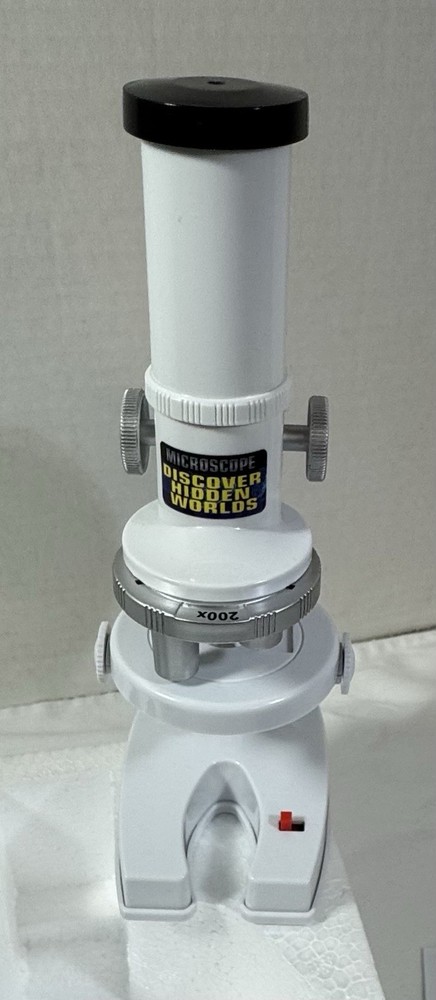 Stem White Microscope Kit W/ Light Source 100, 200, 450 Magnification Complete