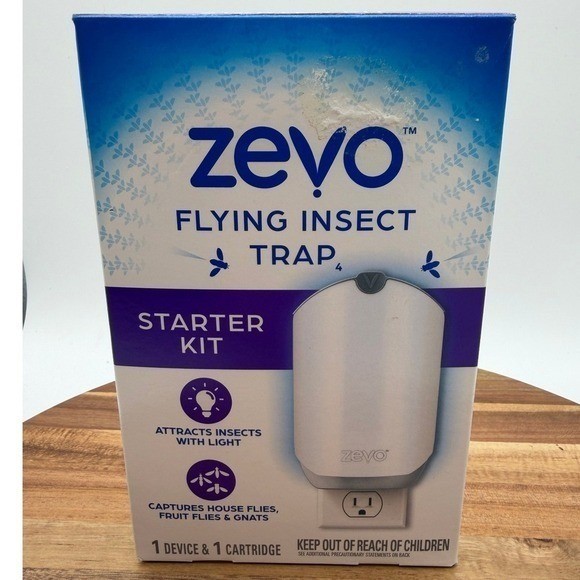 Zevo Electric Flying Insect Trap Starter Kit 0246