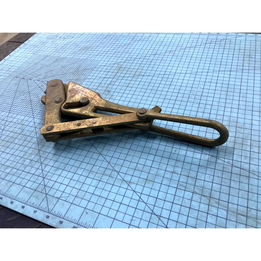 Klein Tools 1604-20 Chicago Grip Cable Puller 8000 lb Lineman Guy Wire Grip