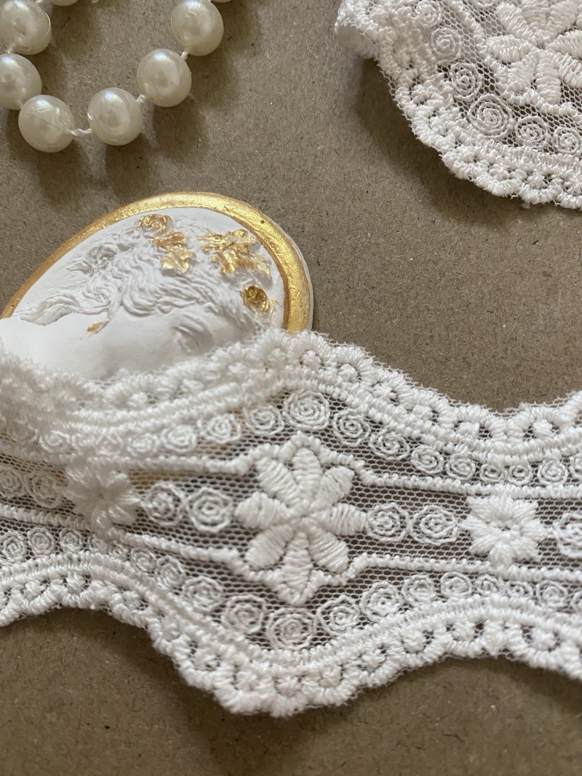 2 Yards Vintage Tulle Embroidered Floral Lace Trim, Soft White, Scalloped Edges