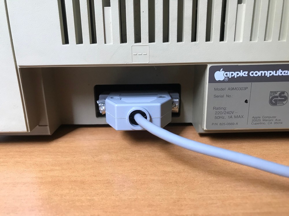 Serial Printer Cable for all Macintosh 8 pin mini Din socket (SE, Classic, etc.)