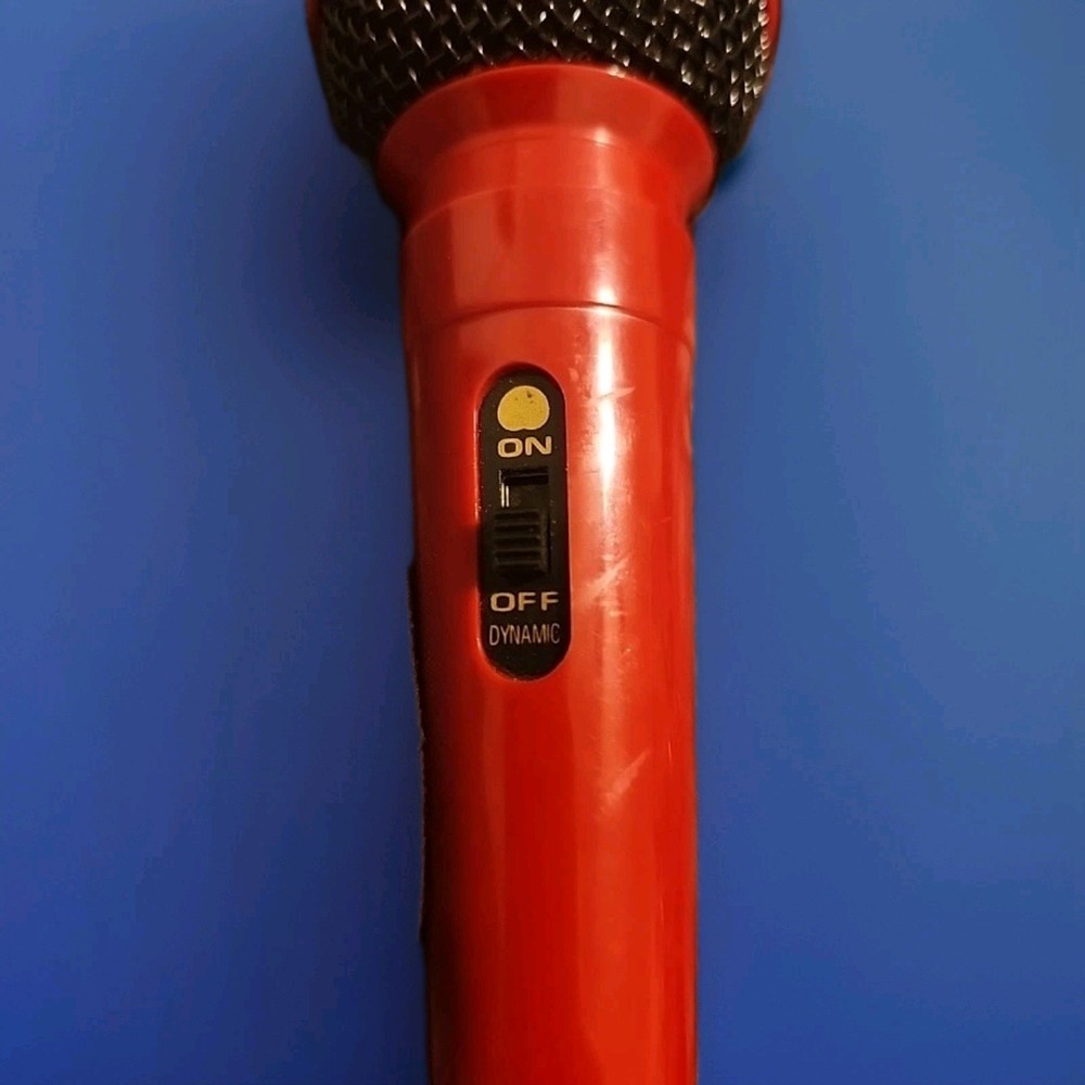 Mr. Entertainer Dynamic Karaoke Microphone - Red -