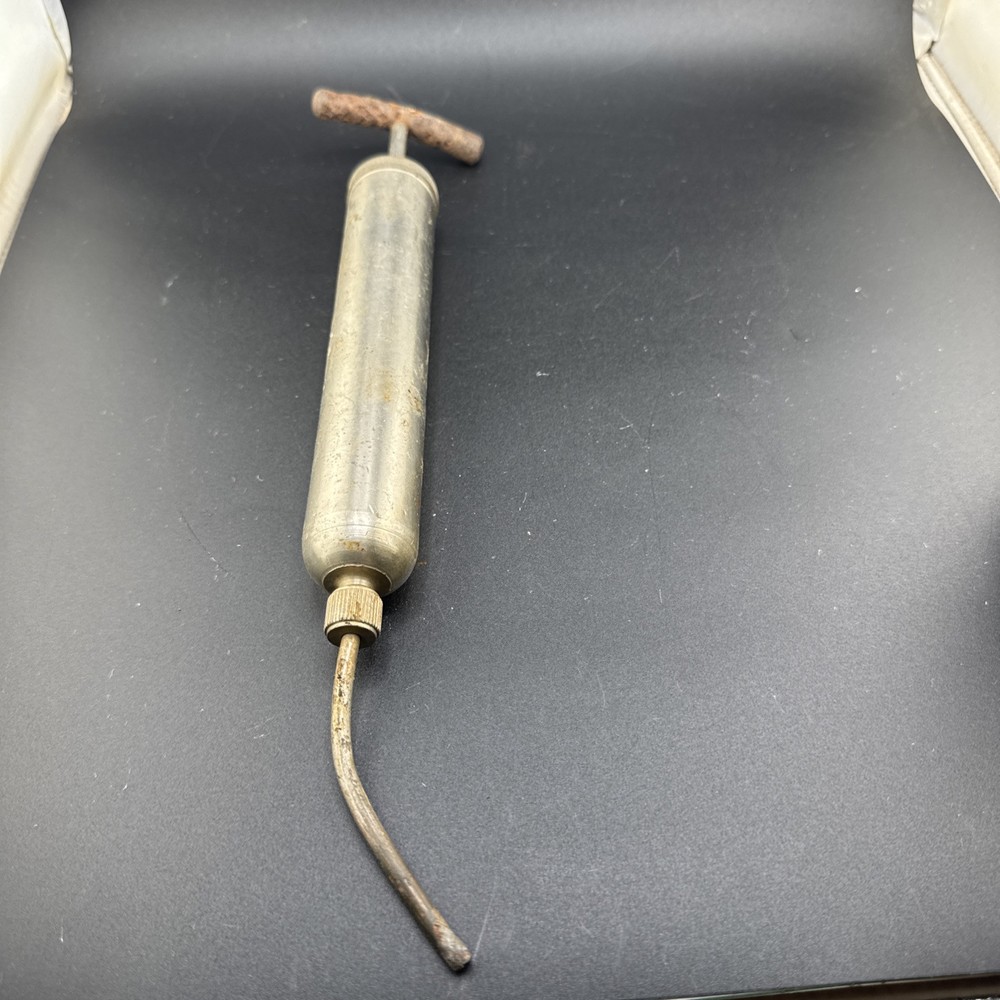 Vintage Grease Gun 📦