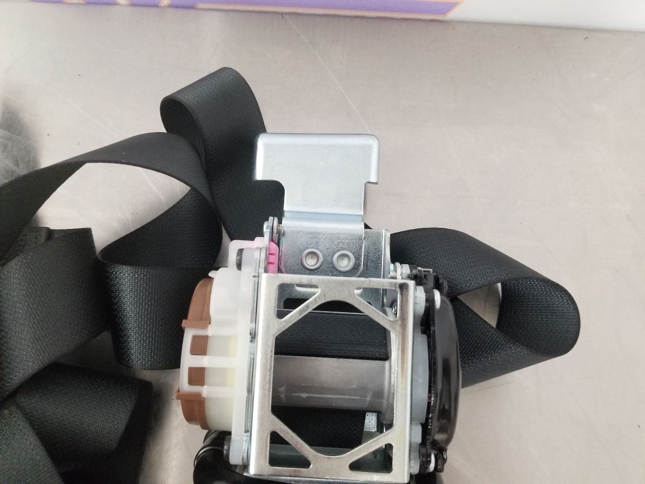 22 2022 NISSAN FRONTIER CREW CAB OEM DRIVER LEFT FRONT SEAT BELT RETRACTOR BLACK