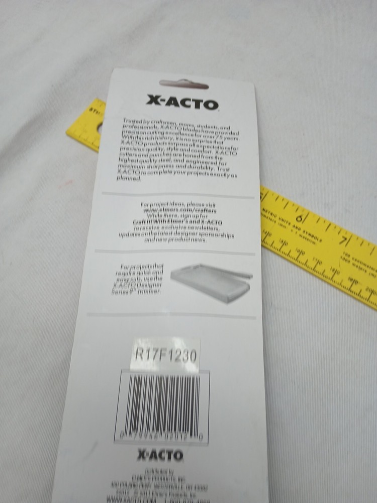 X-acto X2012 Zig-Zag/X2011 Scallop Decorative Edge Scissors One Opened