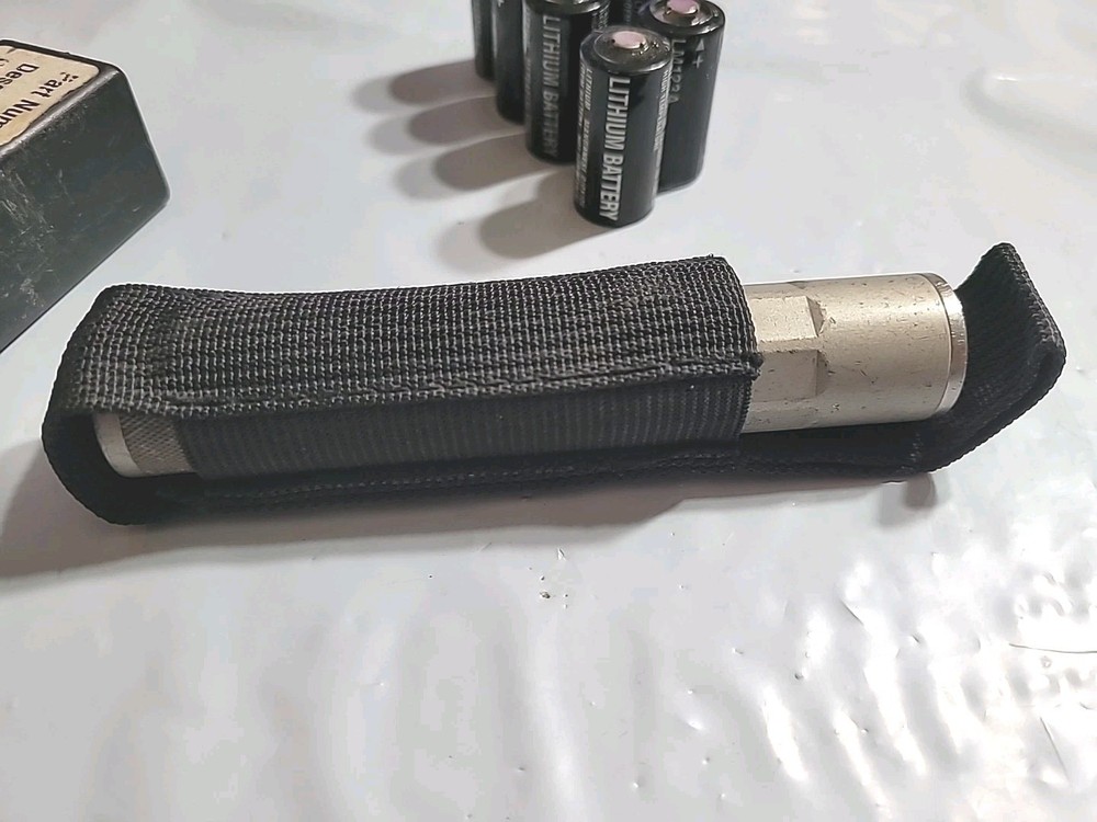 Snap-on ECF925 Flashlight W/8 Batteries. Used