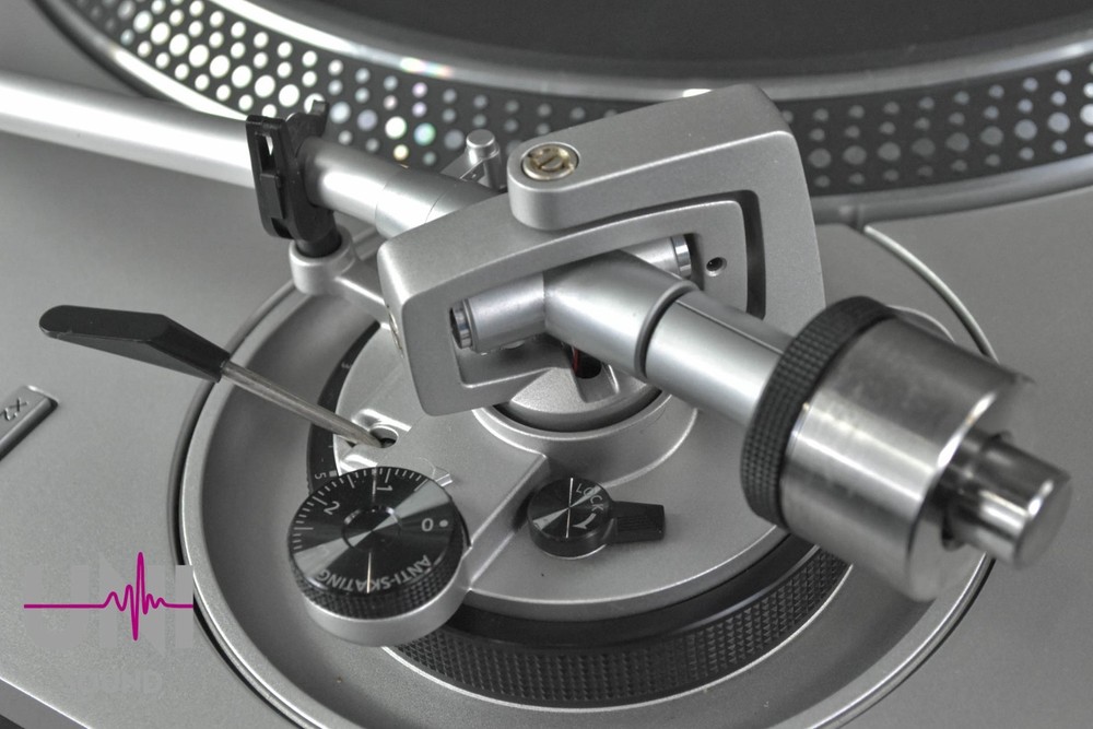 Technics SL-1200GR Direct Drive Turntable in Excellent Condition.