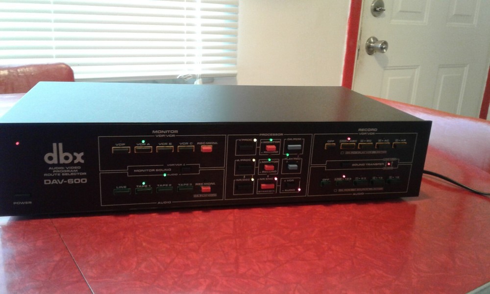DBX DAV-600 AUDIO VIDEO PROGRAM ROUTE SELECTOR , Beautiful