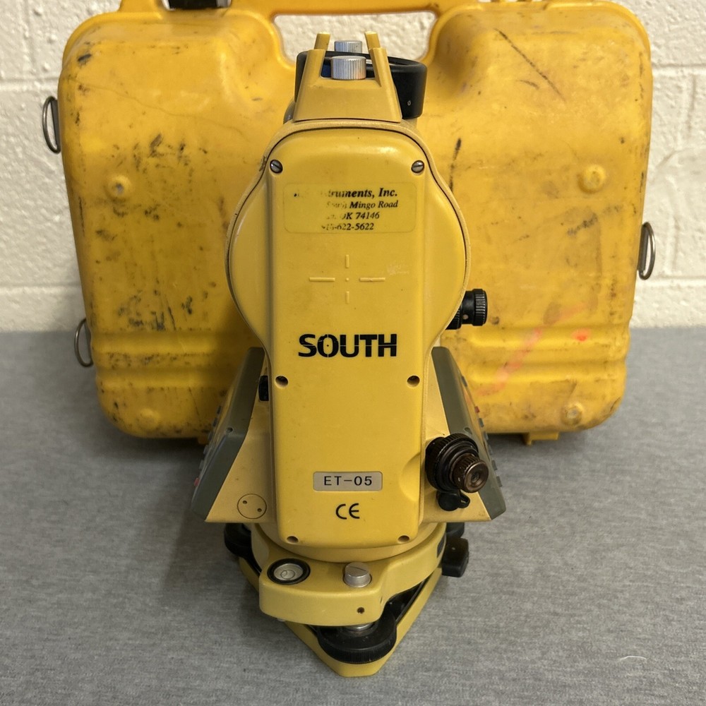 South Electronic Theodolite ET-05 W/ Case