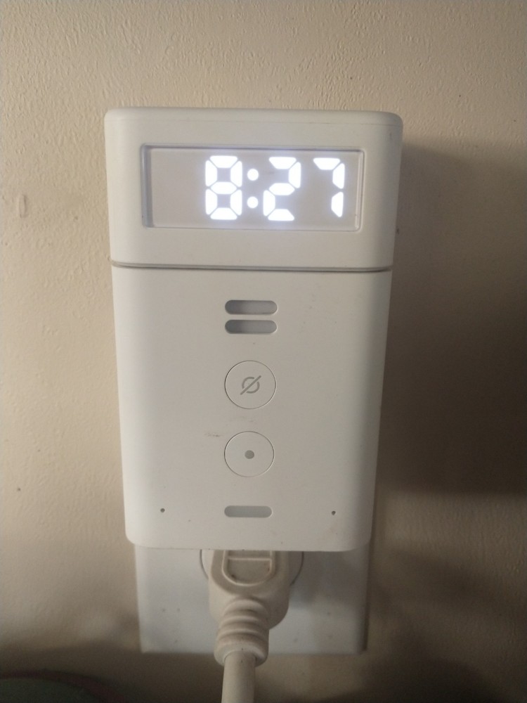 Amazon Echo Flex Plug In C77A68 Alexa Voice Control Speaker w/ Smart Clock