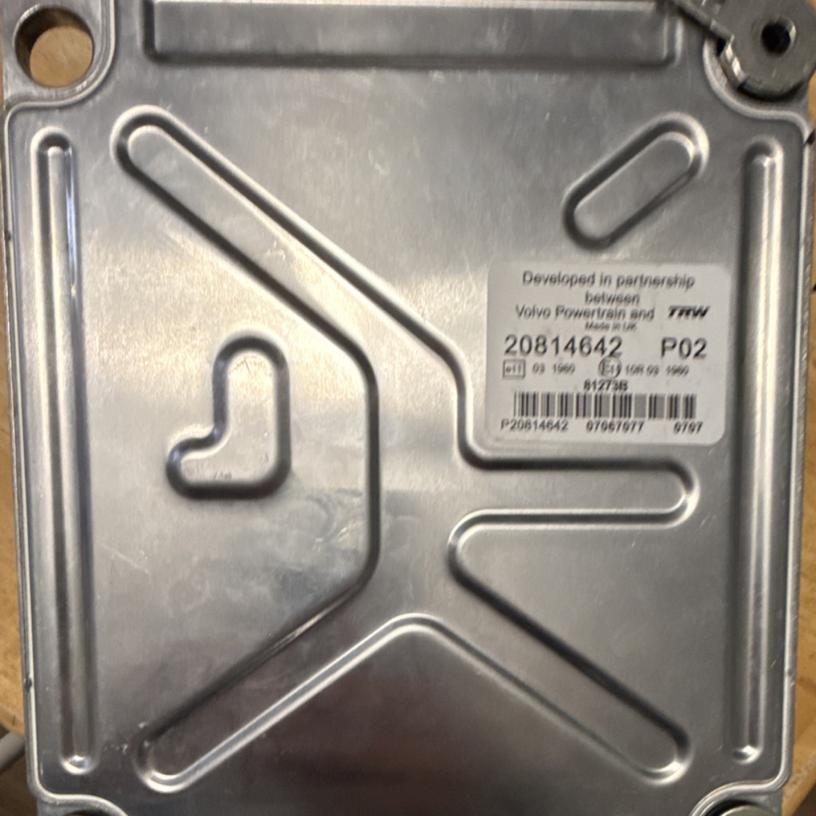 Volvo ECU 20814642  P02 Diesel Engine Computer Module FOR Volvo ved12