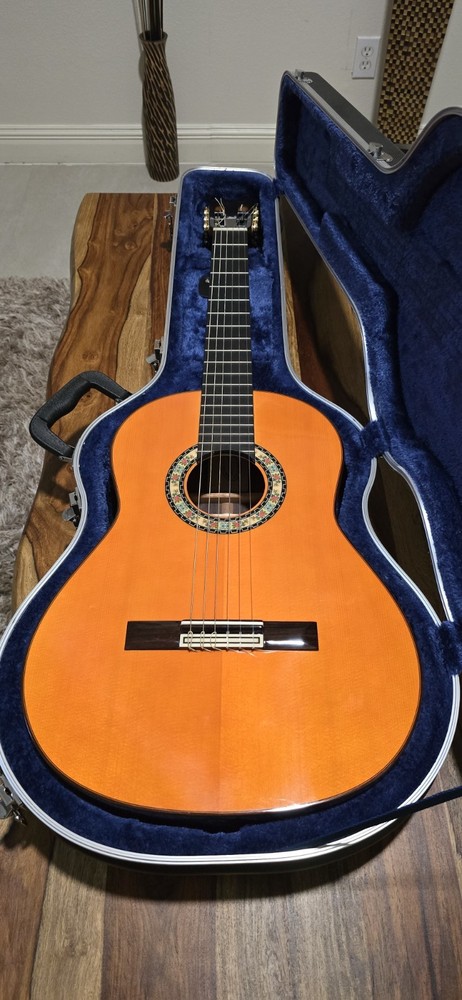 CONDE ATOCHA GUITAR
