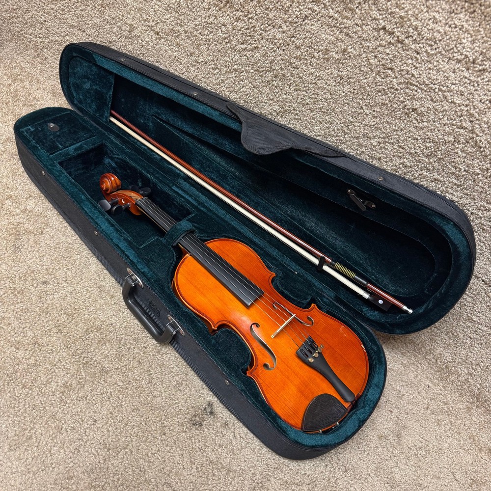 Violin Unlabeled 4/4 w/Case & Bow B