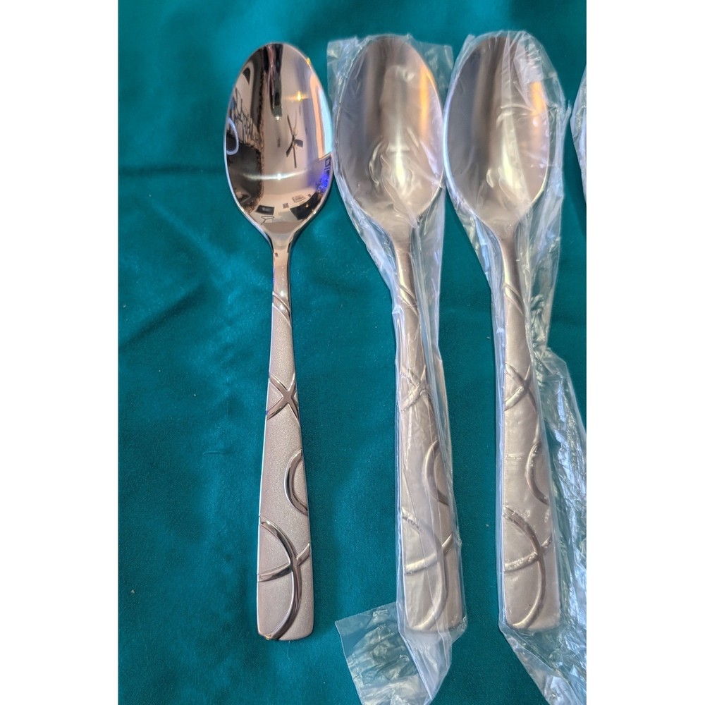 Set for 8 decorative 40PCS Silverware flatware dinnerware set