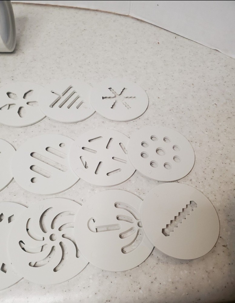 Pampered Chef Cookie Press With Interchangeable Designs