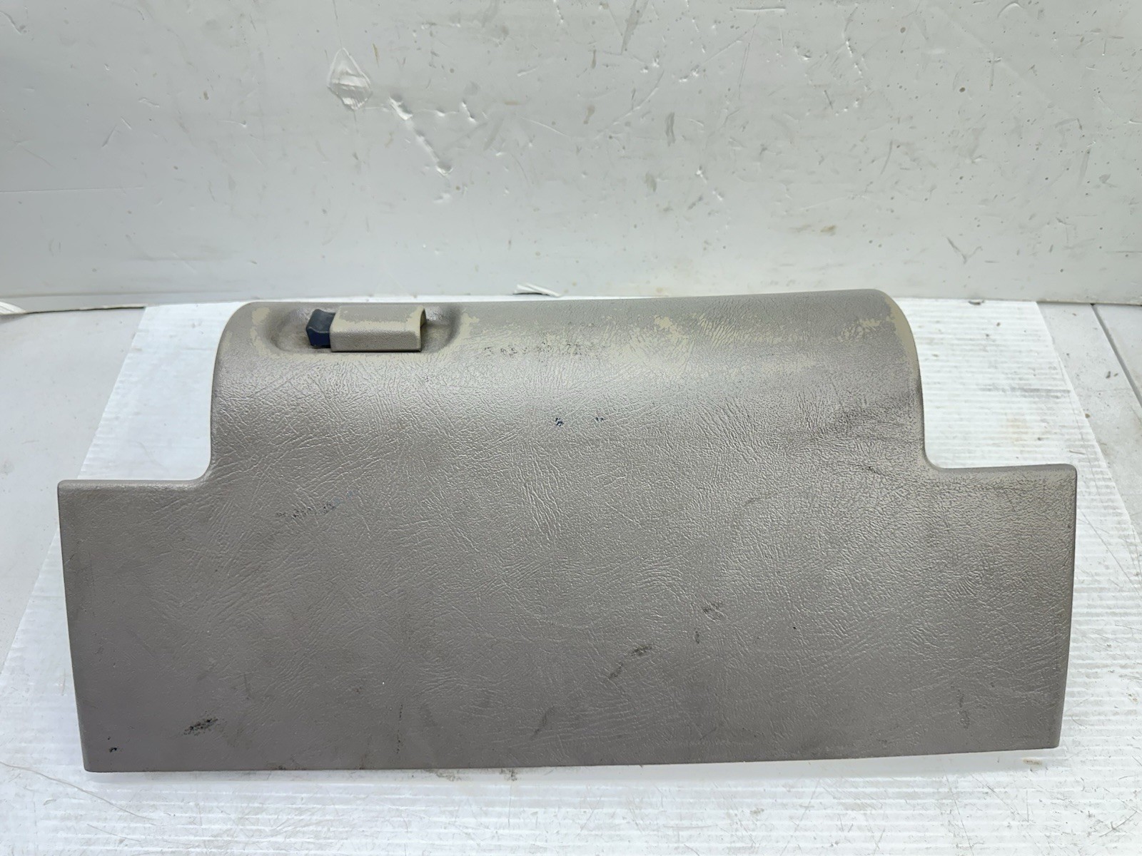 95-99 TRUCK OBS Silverado Tahoe Sierra Suburban Yukon Glove Box Storage Grey S2