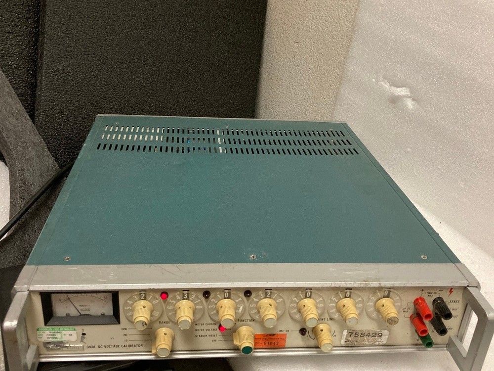 Fluke 343A DC Voltage Calibrator