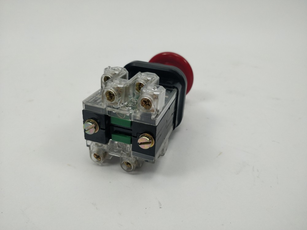 Schneider / Telemecanique XB2MT42 Pushbutton 31258