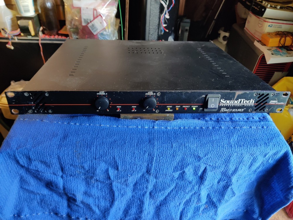 SoundTech PS802 Power Amplifier