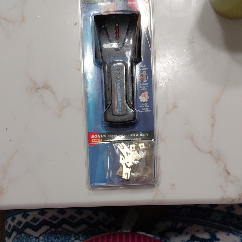 Zircon StudSensor SL Electric Stud Finder LED Indicator with Hooks & Nails