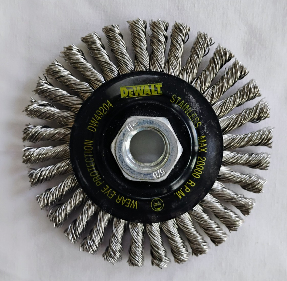 DeWalt DW49204, 4" x 5/8"-11, .020, Stainless Stringer Wire Wheel Bulk