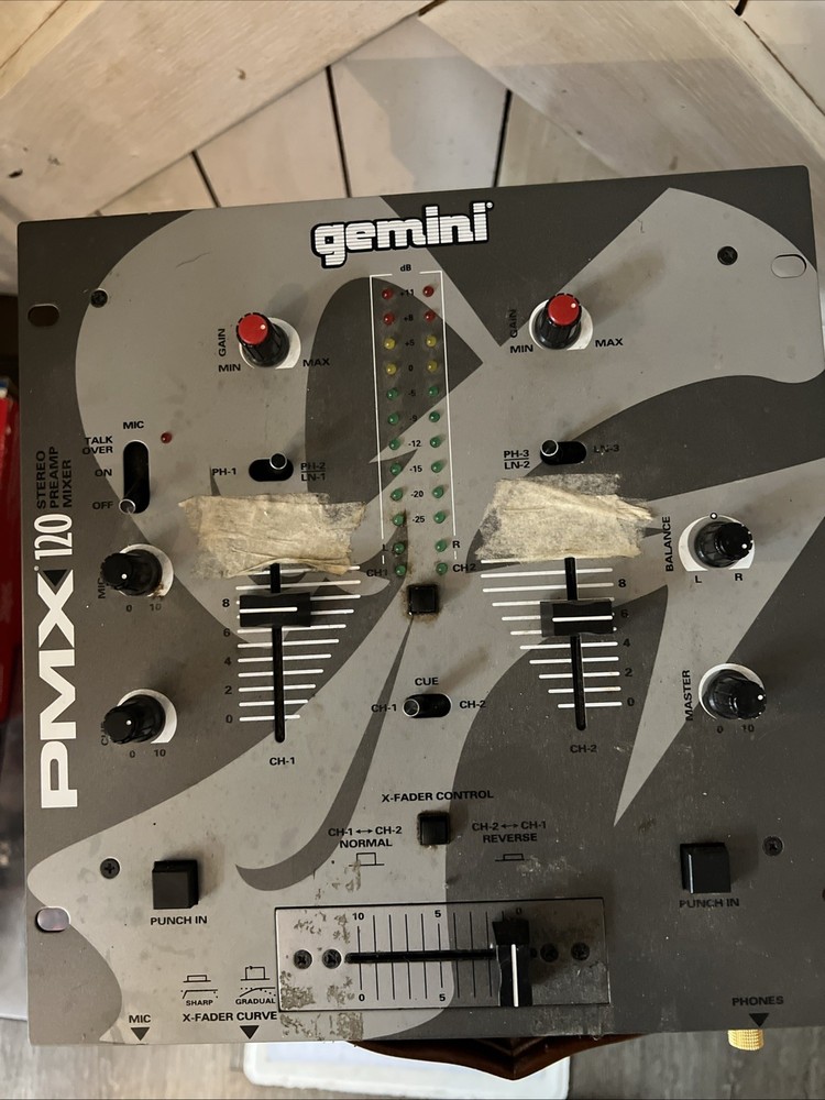 Gemini PMX-120 Stereo 2-Channel Preamp DJ Mixer