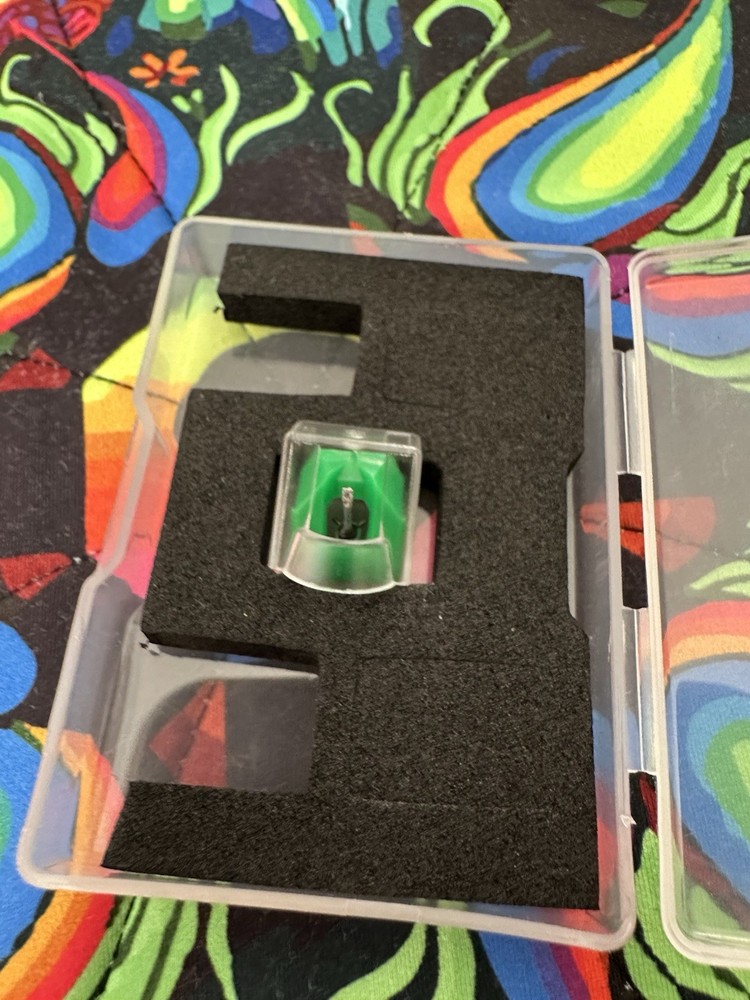 Green Universal Turntable Stylus Needle with Protective Case