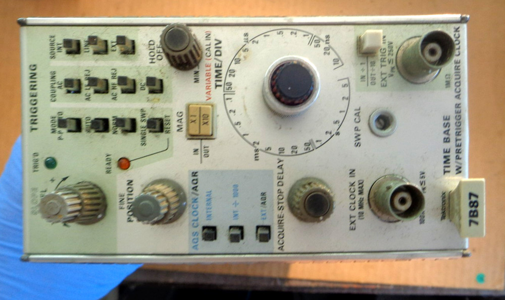 Tektronix 7B87 Time Base Plug-In Unit - Works