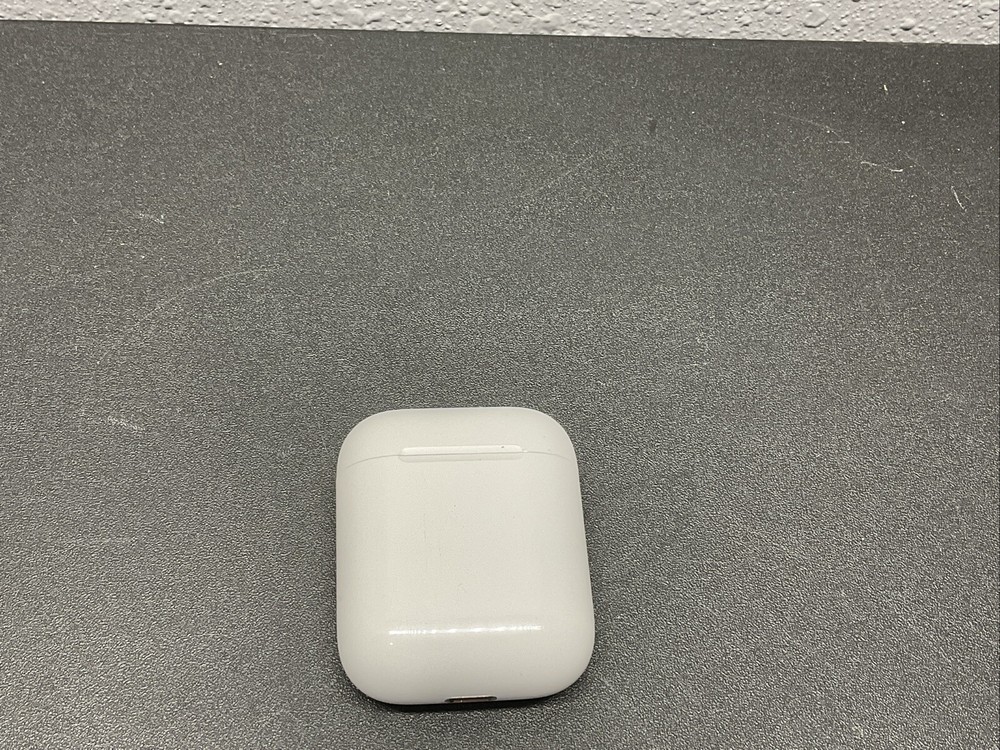 Genuine Apple AirPods 1st and 2nd Gen Charging Case - A1602