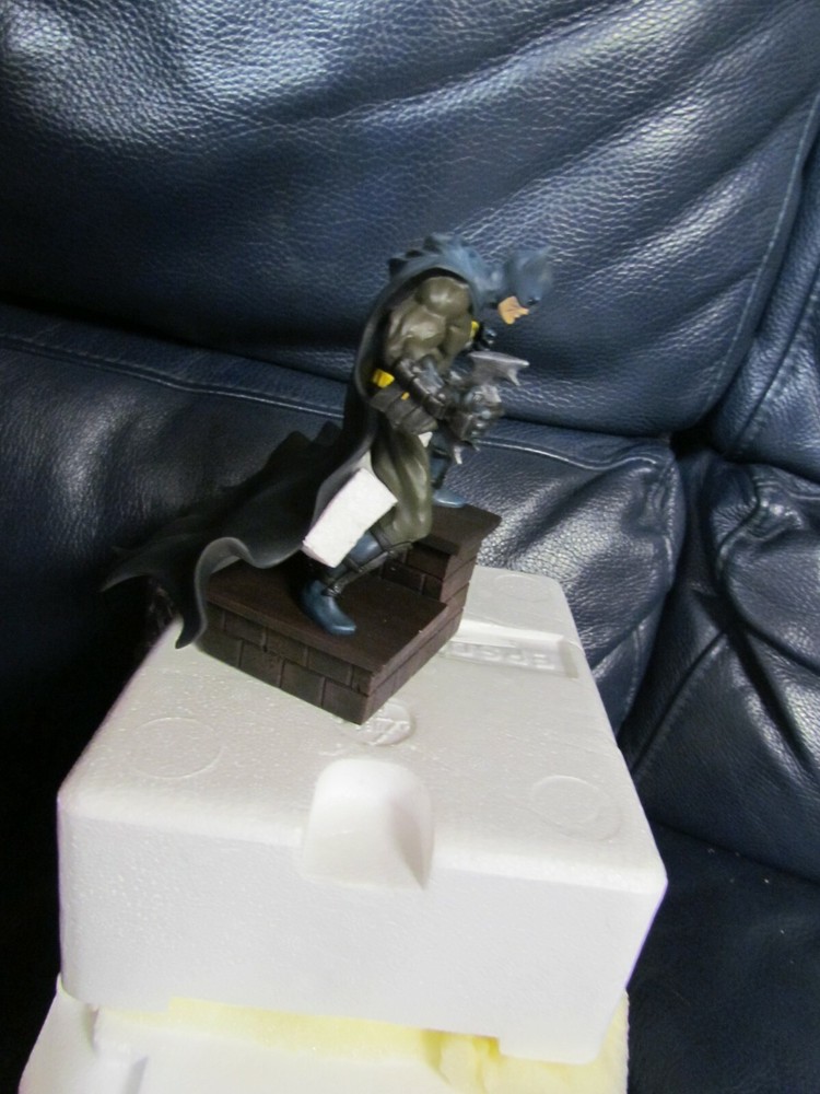 DC Direct Batman Mini Statue New in Box William Paquet Simon Bisley