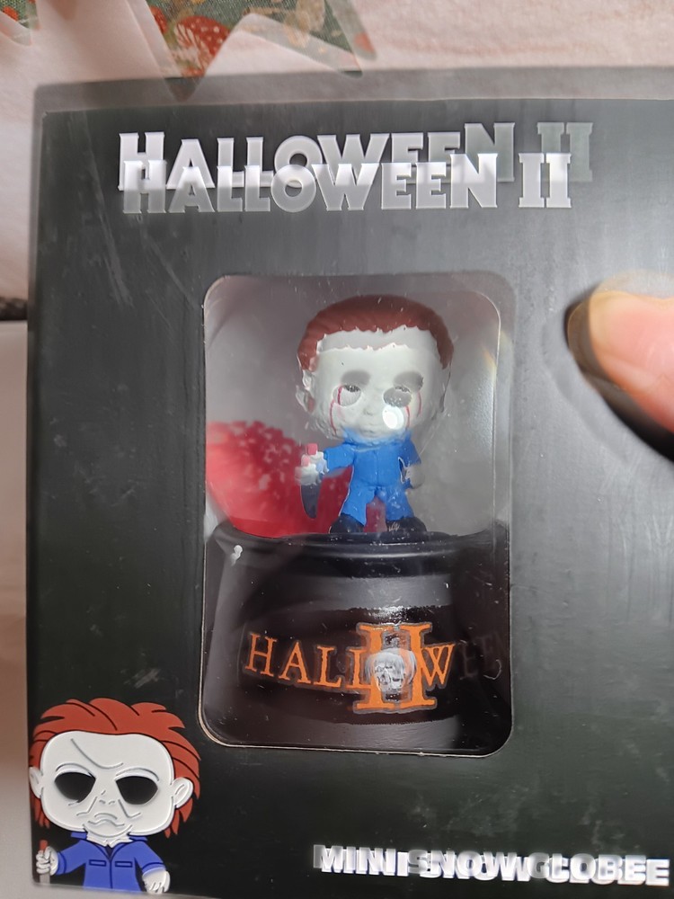 🔥Halloween II Horror Mini Snow Globe BNWT🔥