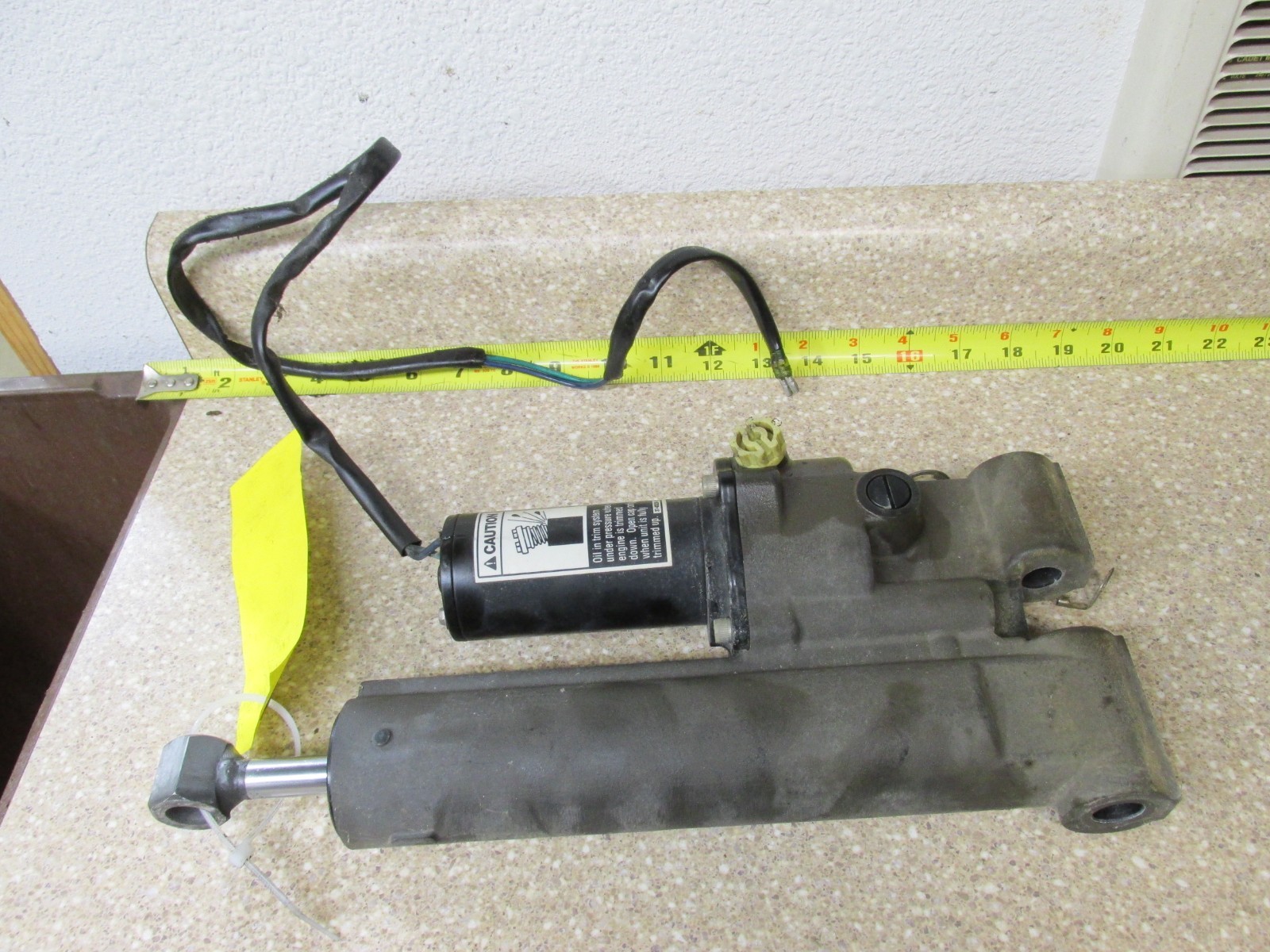 Mercury Force 40 HP Power Trim Assy.  822344A  [for parts or repair]