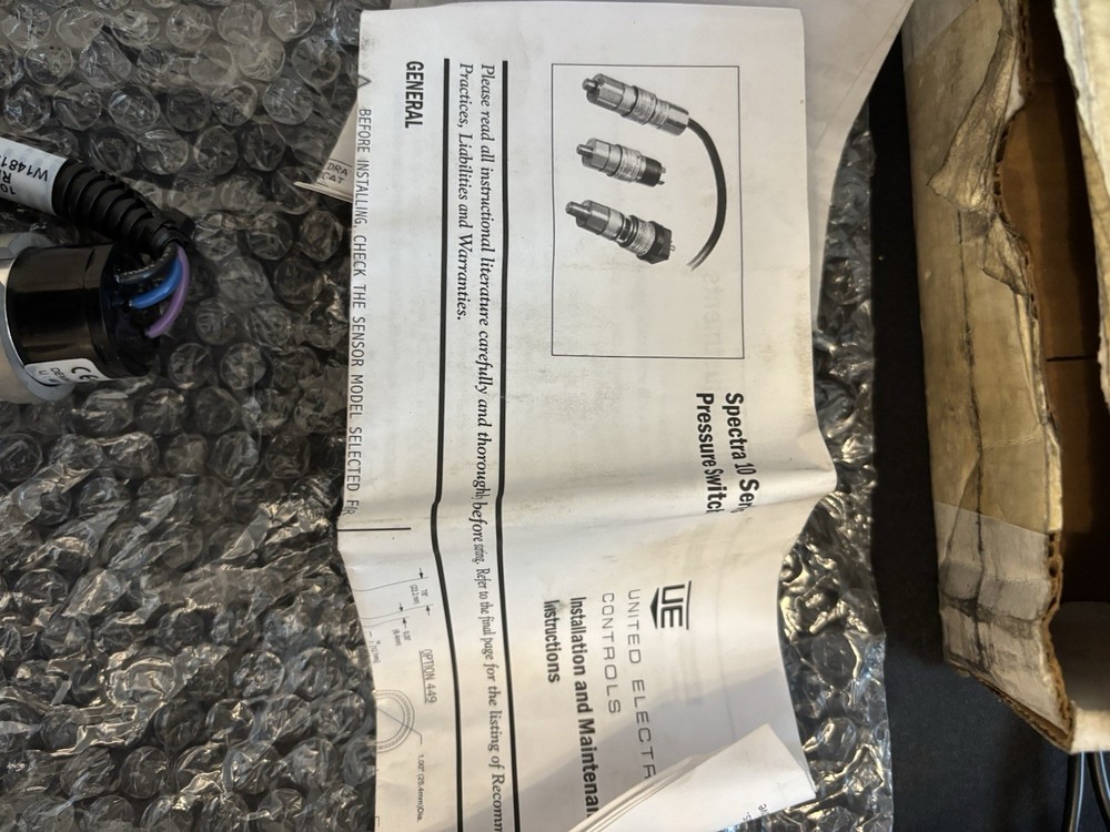 United Electric Controls 10-15738 Pressure Switch