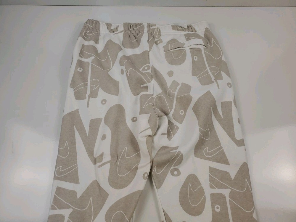 Nike jogger sweatpants size large
