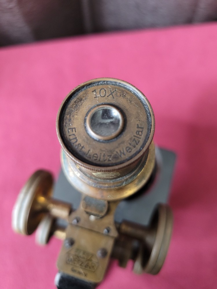 Ernst Leitz Wetzlar vtg MICROSCOPE No. 2253328, all movements work