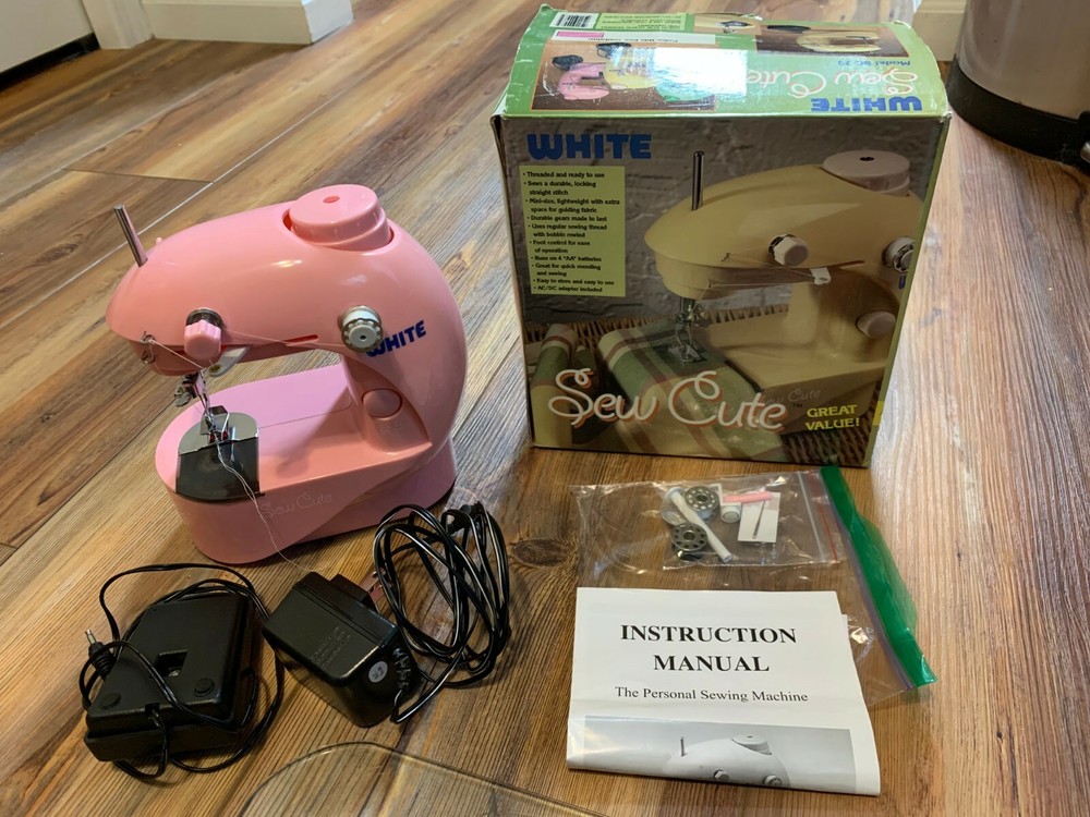 Sew Cute  White Sewing Machine Pink SHV2
