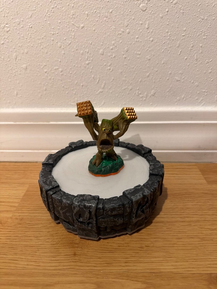 Skylanders Giant Figures | 14 pieces total | Read description