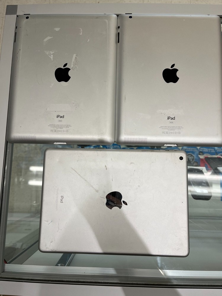 Apple iPad Lot of 3 | *READ DESCRIPTION*