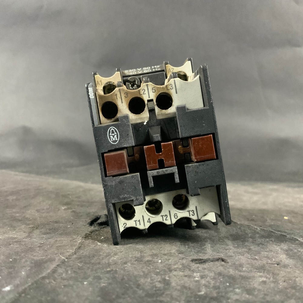 KLOCKNER MOELLER DIL00M CONTACTOR ($35 OBO)