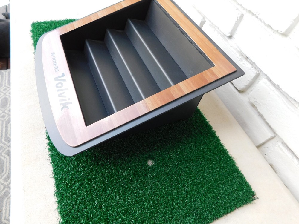 VOLVIK Golf Ball Display