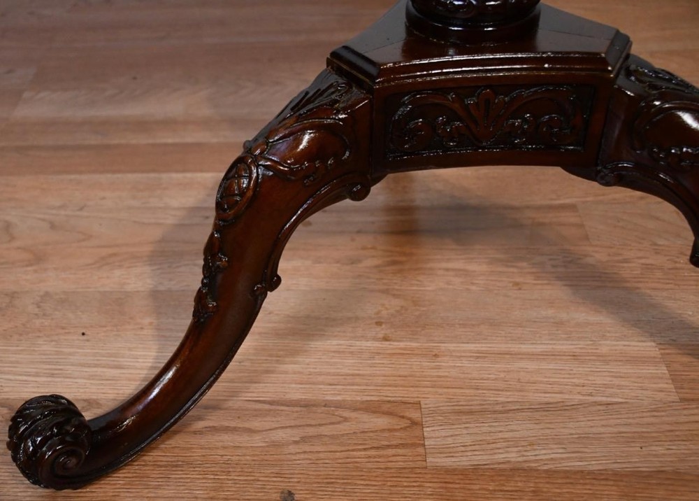 1930s English Chippendale Mahogany Side accent table / end table