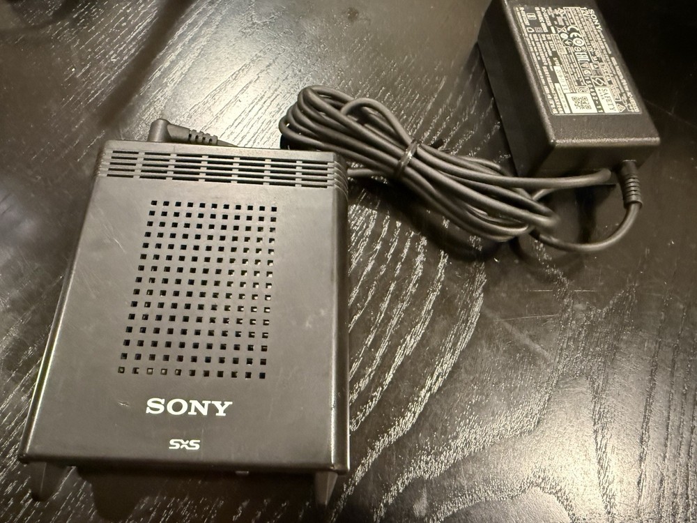 Sony SBAC-US10 Sony SxS USB Memory Card Reader