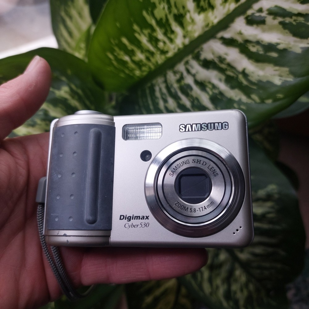 Samsung Digimax Camera Cyber 530