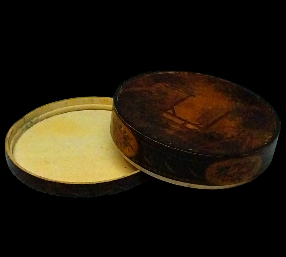 ANTIQUE GENTLEMAN'S TABLE SNUFF BOX Vernis Martin