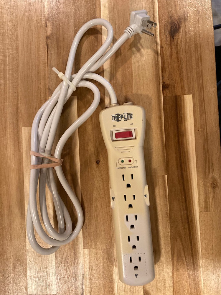 Tripp Lite STRIKER Surge Protector 7 OUTLETS