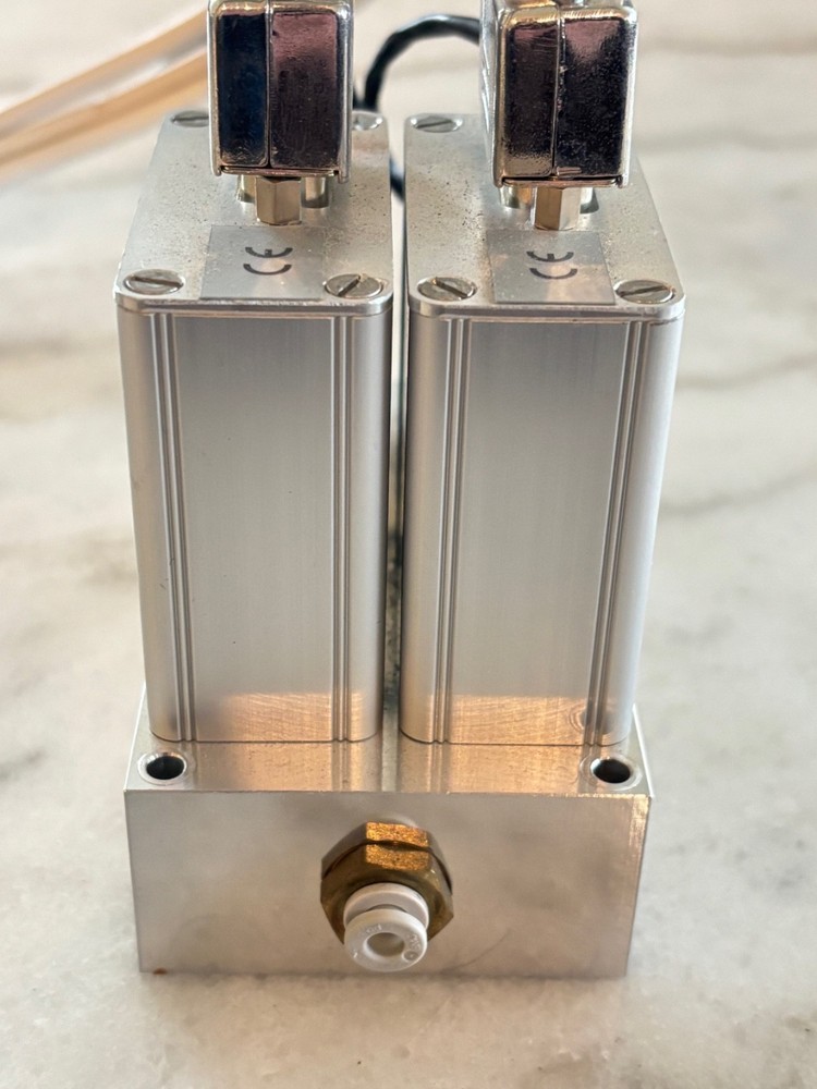 Bronkhorst MIC-202F Mani-Flow Mass Flow Controller with Ethernet Cables